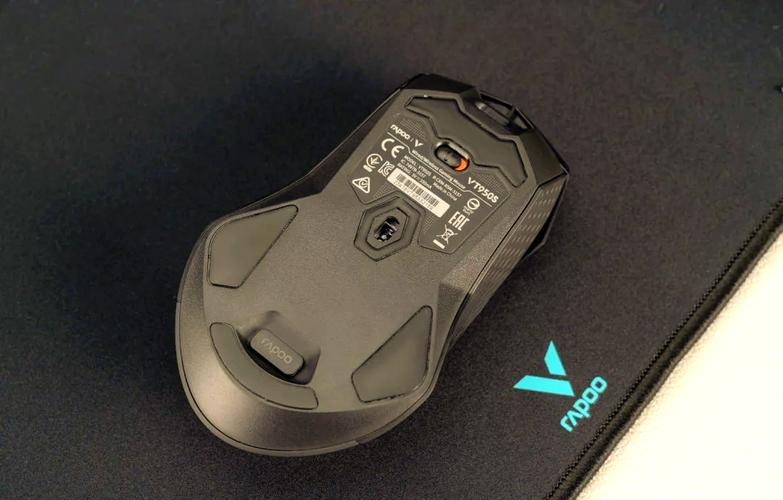 雷柏VT950电竞游戏鼠标评测：双模无线+16000DPI+OLED屏 性价比旗舰之选