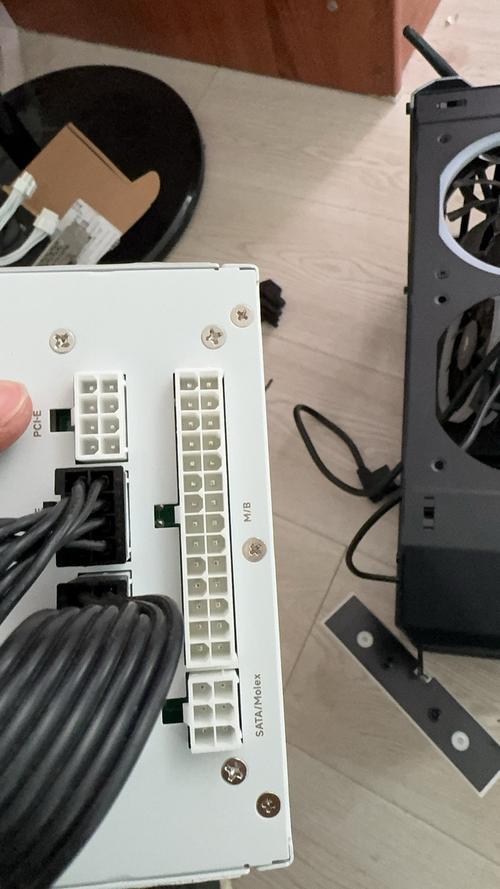 拓普龙 ENP-7015B 300W SFX-L 电源评测：紧凑机箱的可靠选择