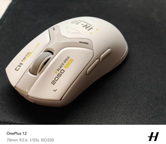 英菲克IN10评测：三模连接+26000DPI，轻量化游戏鼠标新选择