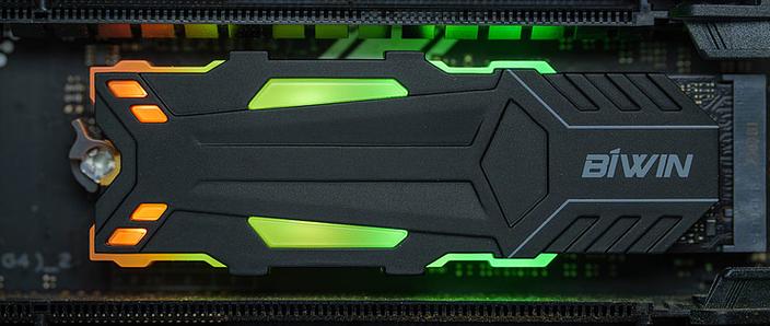 英睿达T700马甲版 vs 储侠CN570 vs 佰维NV7400 深度对比