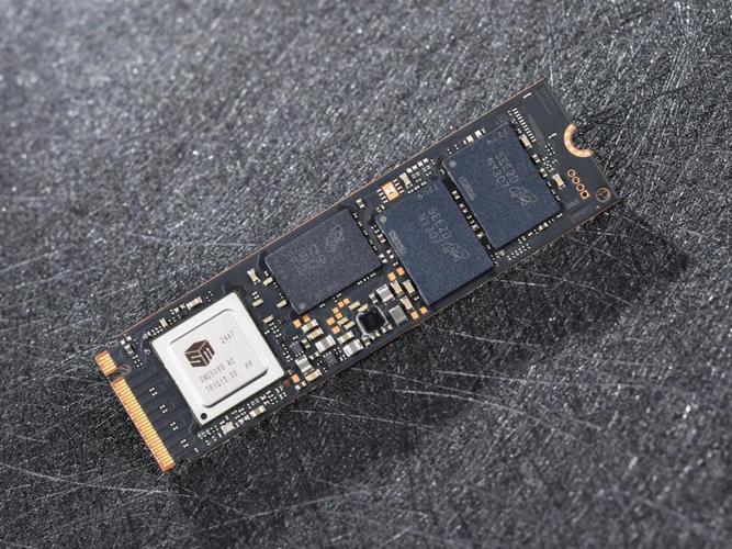 LANTIC L200 vs Goldendisk GWOMB-32MS MINI MSATA vs 英睿达T705 Gen5 深度对比