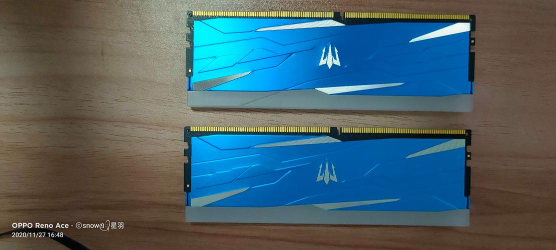 影驰GAMER BLUE 16GB DDR4 3200评测:高颜值RGB内存,稳定性能之选