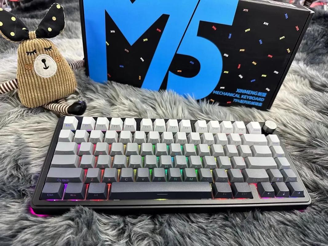 新盟M75落霞侧刻评测:三模客制化键盘的颜值与实力之选