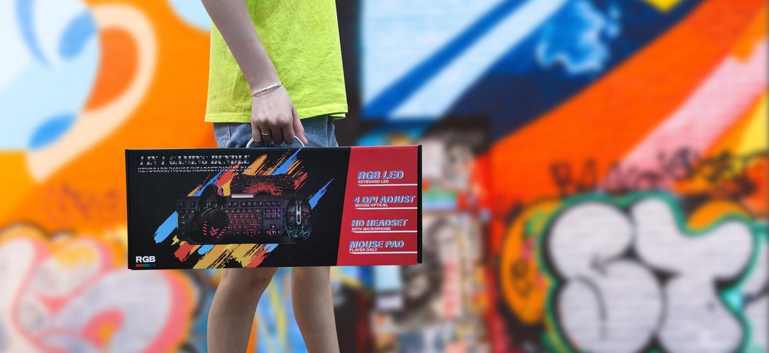 购物车中的电脑外设