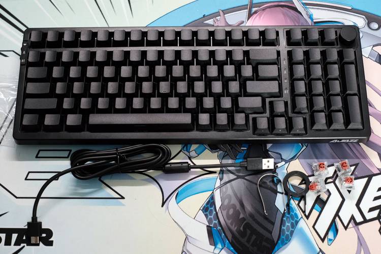 黑爵AK992侧刻三模机械键盘评测：红轴RGB，办公游戏全能之选