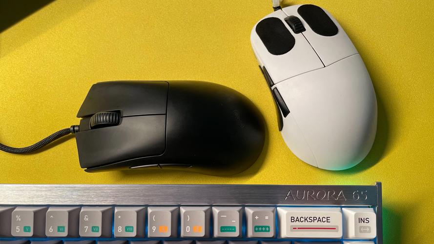 方正i16有线鼠标 vs 蝰蛇v32蓝牙鼠标 深度对比