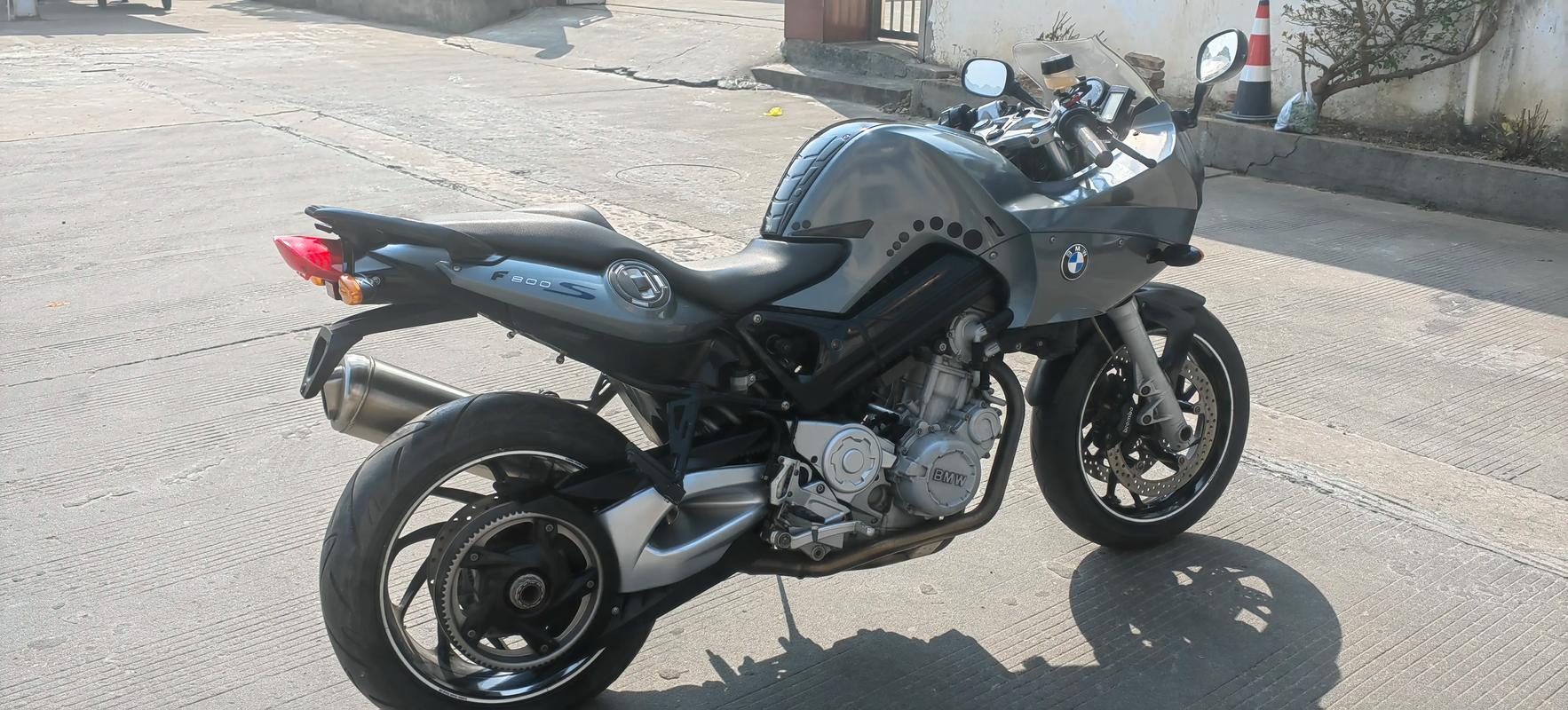 新贵F800深度评测：商务舒适之选，无线双模轻量化鼠标