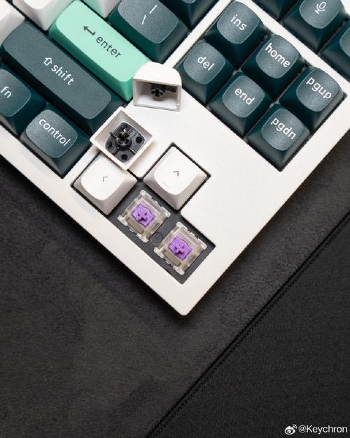 Keychron Q6 HE 星云轴旋钮版评测：三模连接与磁轴性能的完美结合