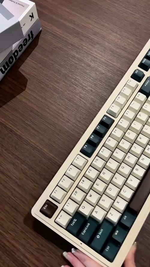 iQunix OG80 黑武士 vs 珂芝 K98 V2 深度对比