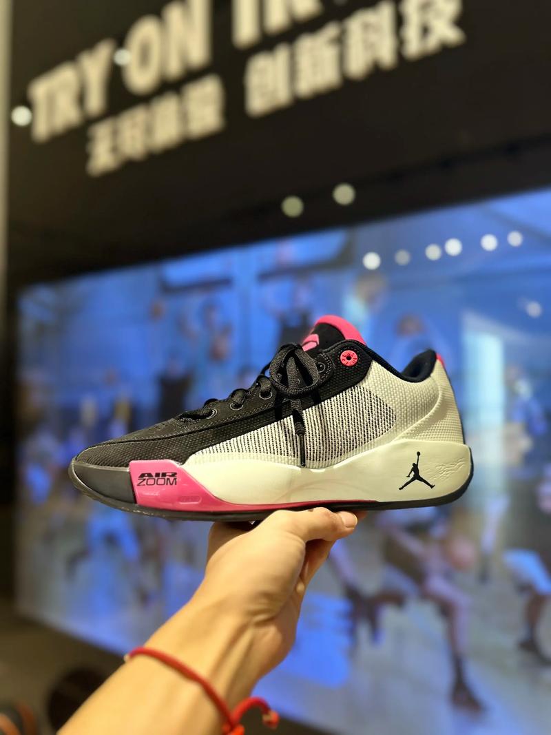 黑爵AJ179 vs 多彩M618mini 深度对比