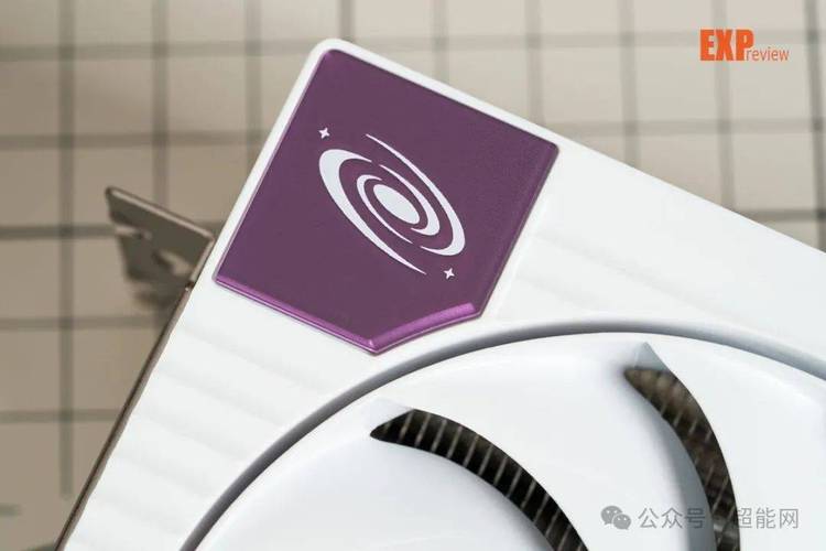 不同用户群体使用电脑的场景