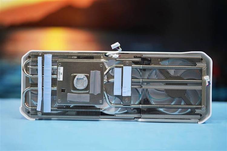 铭瑄RTX 4060 vs 迪兰RX 560 XT 深度对比