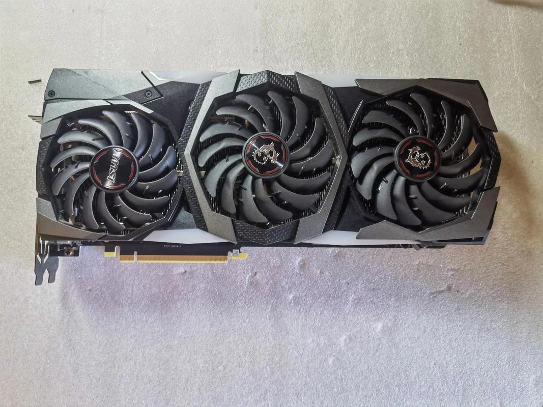 微星RTX 2080Ti vs 磐镭R7 350 深度对比：发烧级与入门级的较量
