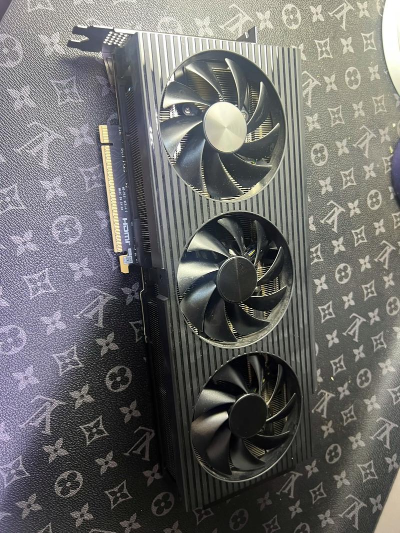 性价比购物概念，硬币与商品