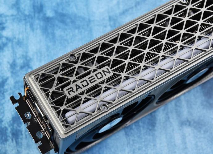 蓝宝石RX 9070 XT vs 七彩虹GTX 1070 深度对比：新老旗舰的跨代对决