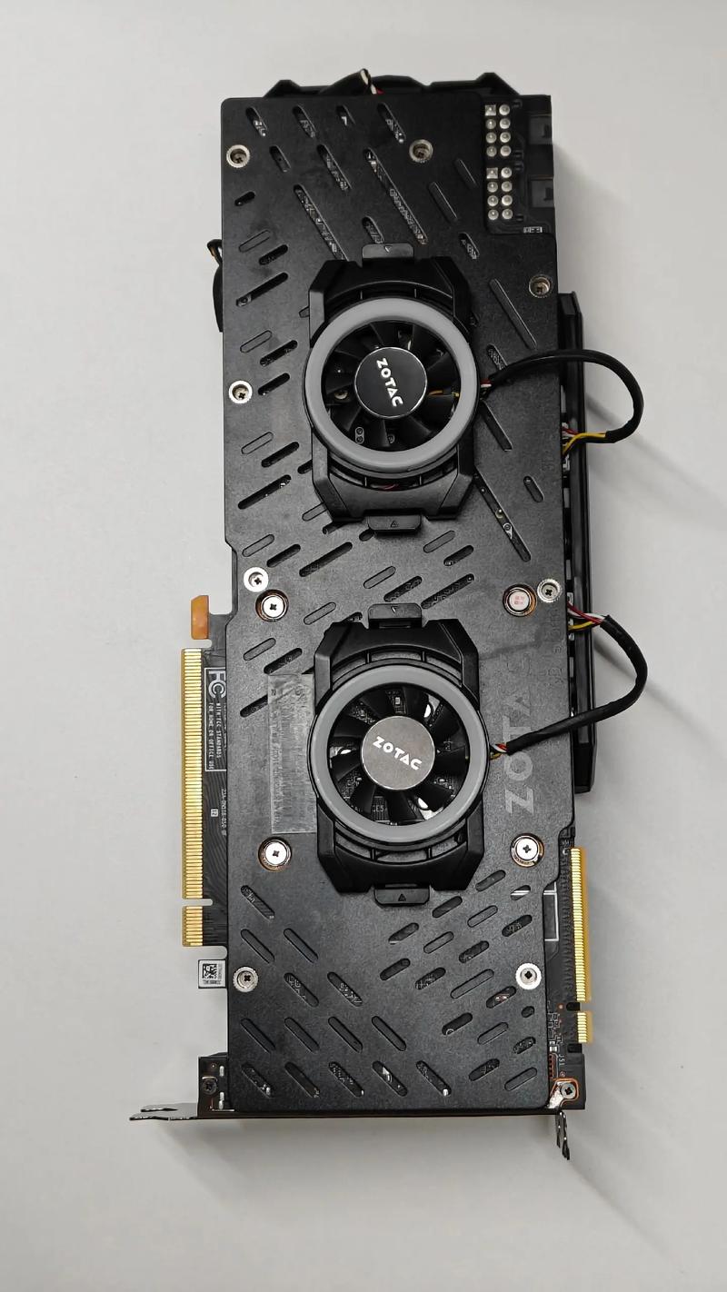 办公电脑与多显示器设置