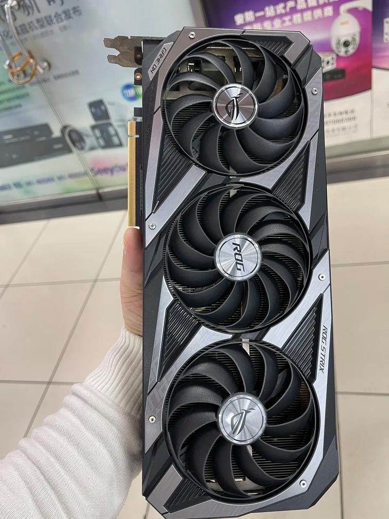 显卡规格对比示意图