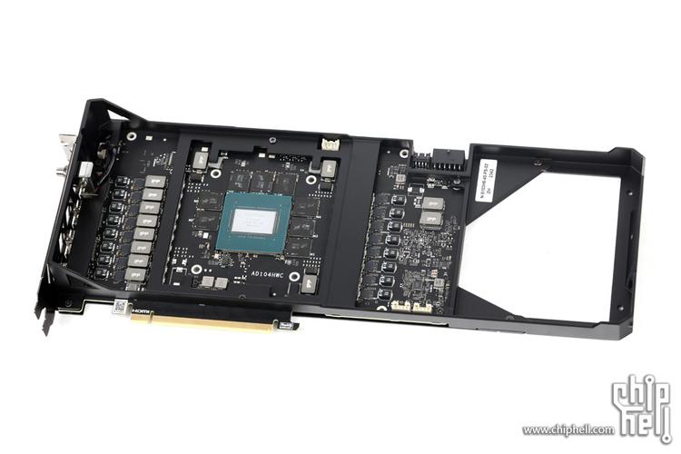 电脑硬件组件对比展示，包括新旧显卡