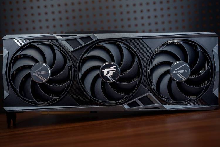 电子产品价格标签与货币