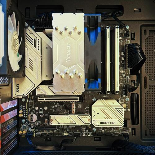 微星2T硬盘内部结构细节