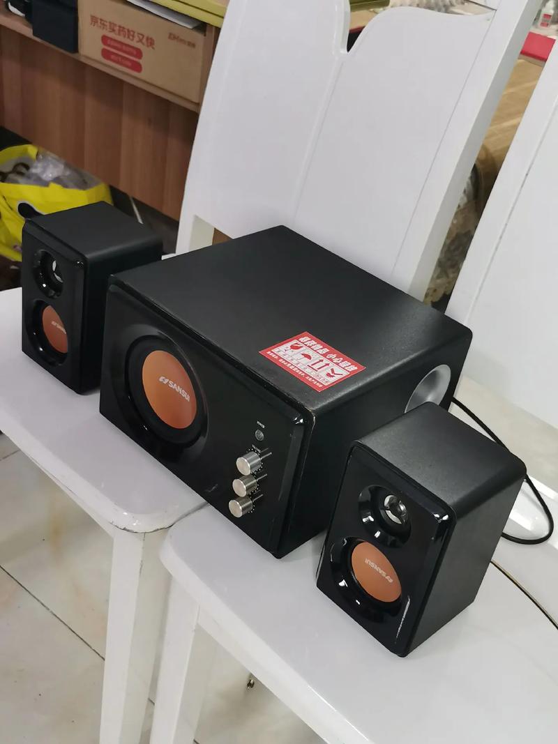 2.1声道音箱系统桌面摆放