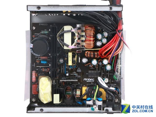 电脑电源风扇散热特写