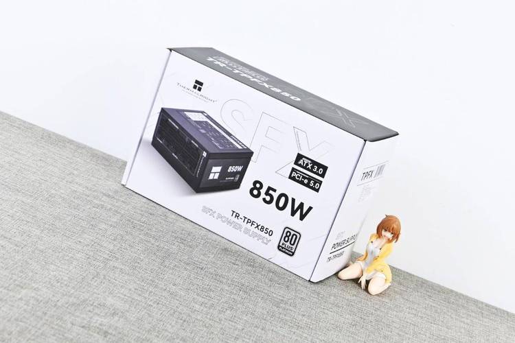 电脑电源硬件规格展示