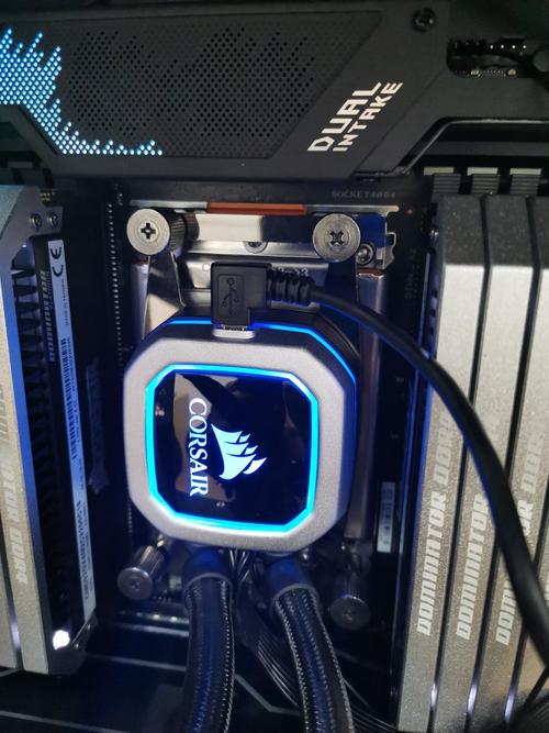 海盗船 HX750i 深度评测：白金牌全模组电源的静音与稳定之选