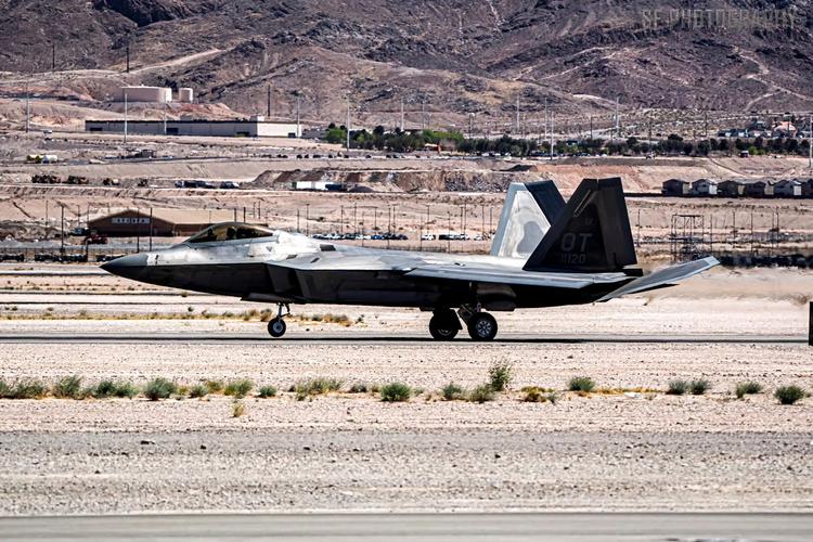 现代F-220 2.1电脑音箱评测：百元级入门音质之选，低音强劲易上手