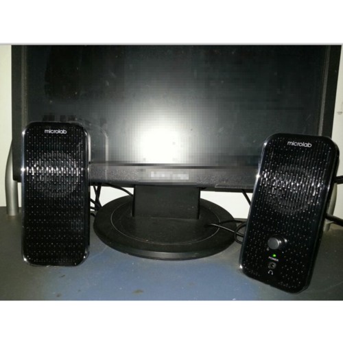 Small 2.0 desktop speakers with cable connections