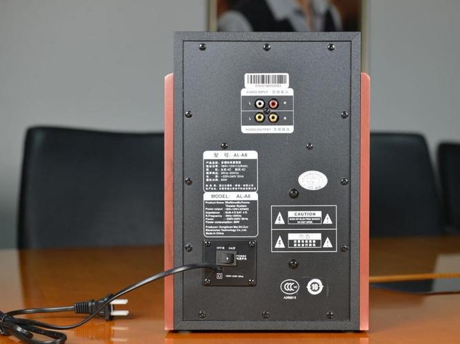 雅兰仕AL-A8 2.1声道电脑音箱评测：古典木质设计与澎湃低音的经典融合