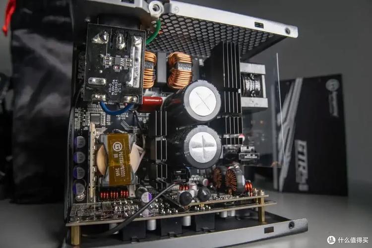 Computer cooling fans and heat dissipation components