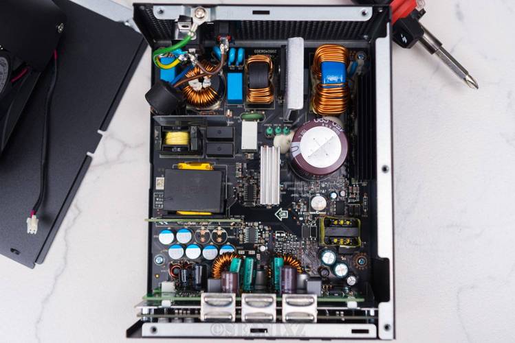 台达科 GM850W GPS-850KB 白金牌全模组电源深度评测：高效稳定之选