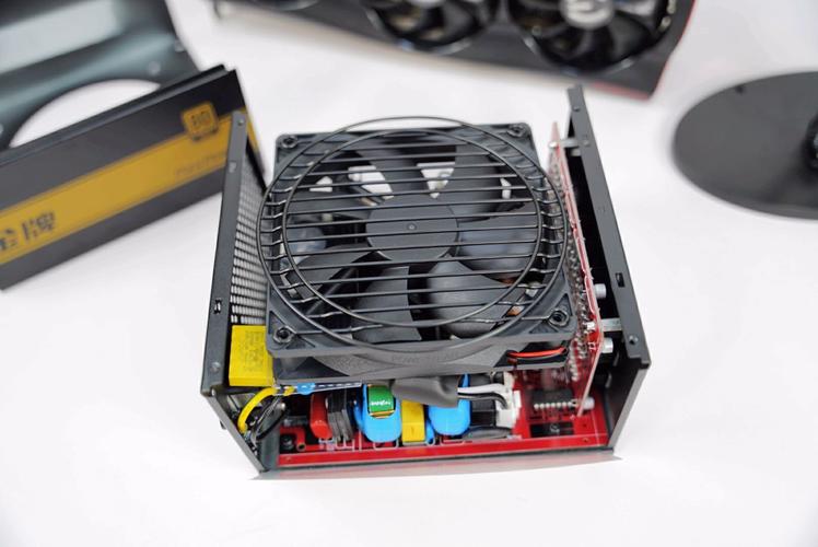 电源接口与线材规格细节