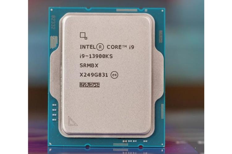 Intel Core processor box and chip