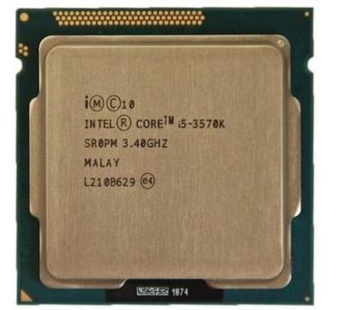 Motherboard CPU heatsink installation