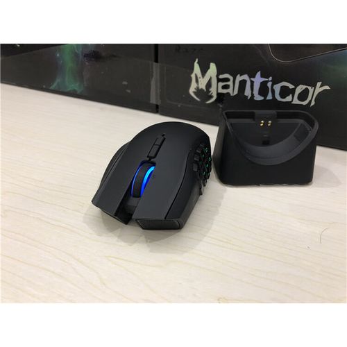 Gaming mouse sensor and button details