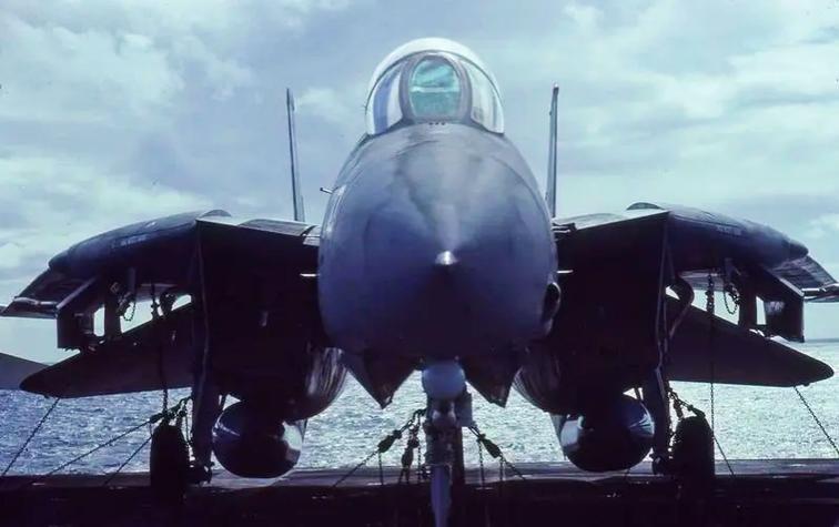 ACZ F14鼠标核心规格展示