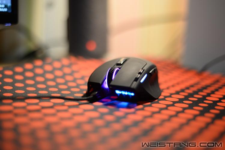 游戏外设线缆整理与供电