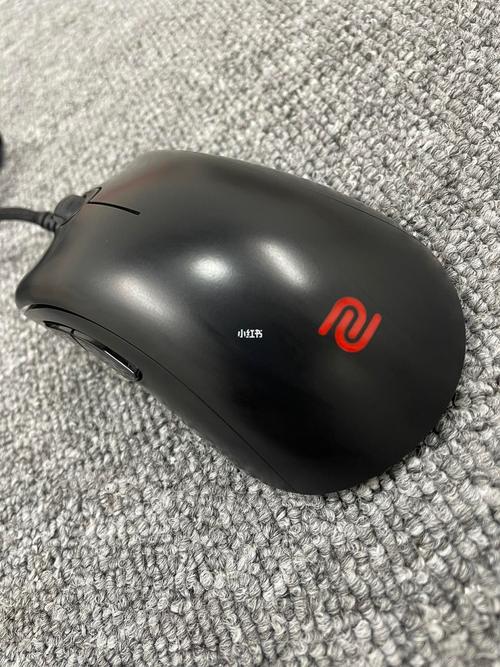 Wired USB gaming mouse specs view