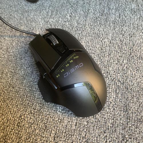 竞技游戏鼠标使用中