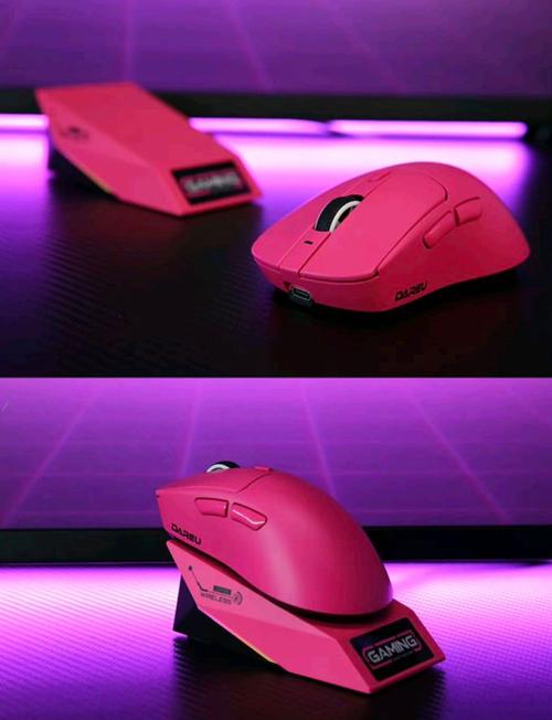 人体工学紫色鼠标握持展示