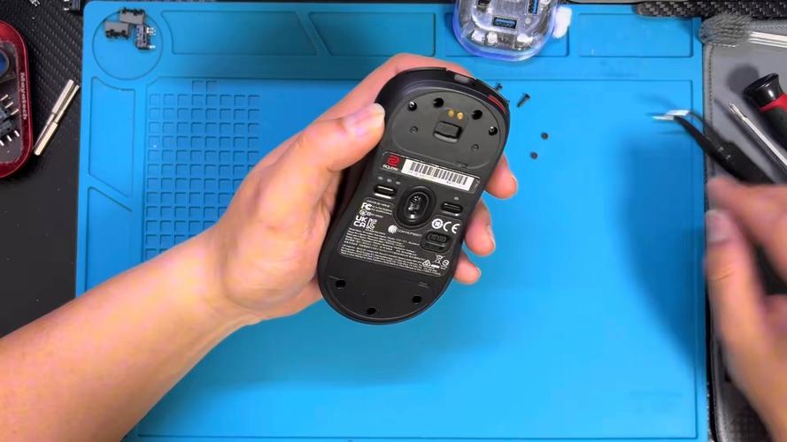 电竞无线鼠标握持角度