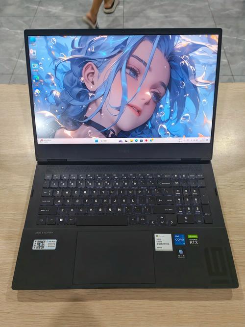 玩家使用游戏鼠标进行竞技对战