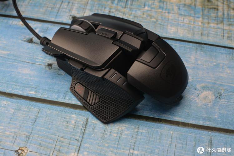 Competitive gaming setup with mouse