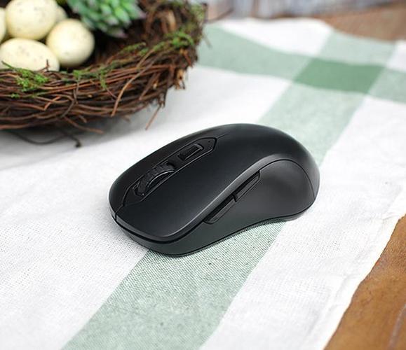 Wireless mouse with power bank battery setup