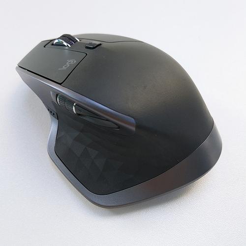 Minimalist wireless mouse power and design