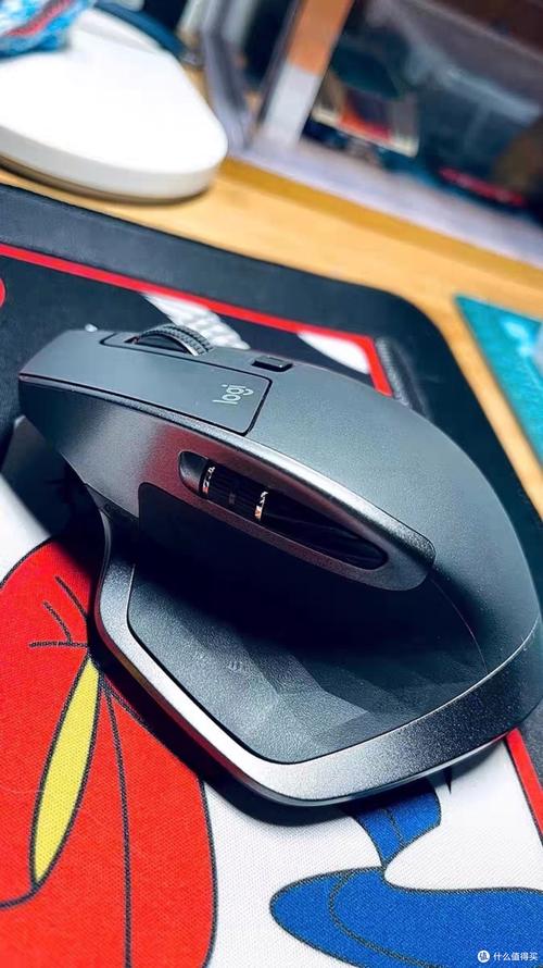 Black wireless ergonomic mouse technical view