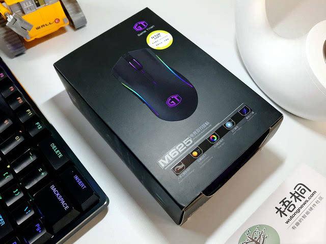 游戏鼠标硬件规格与传感器细节