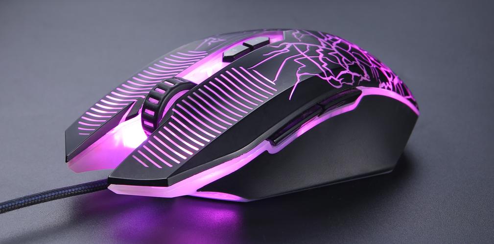 游戏鼠标底部散热与结构细节